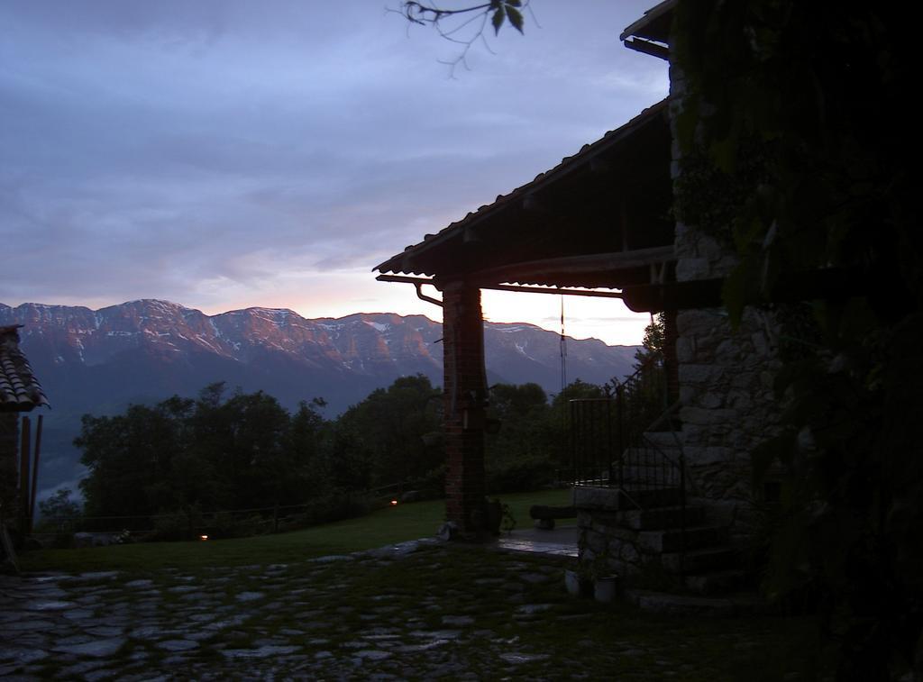 Casa Rural Calrei Konuk evi Lles Oda fotoğraf