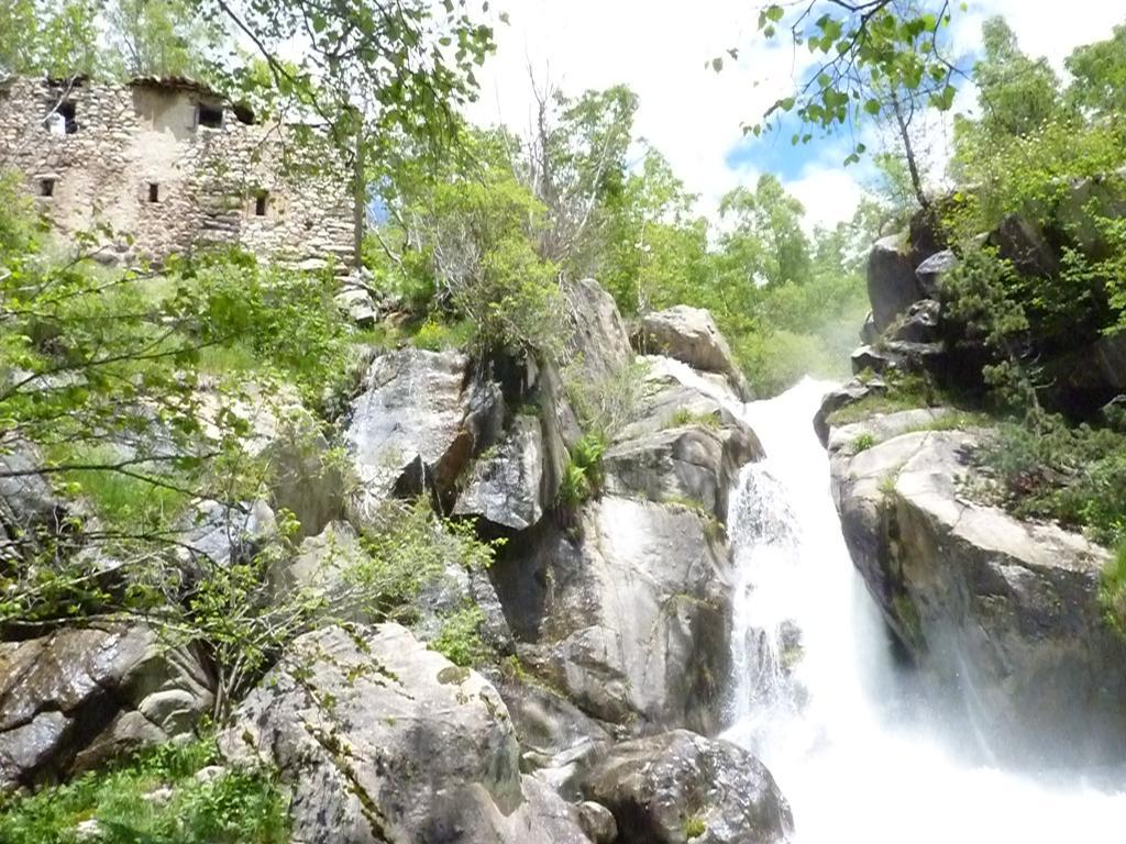 Casa Rural Calrei Konuk evi Lles Dış mekan fotoğraf